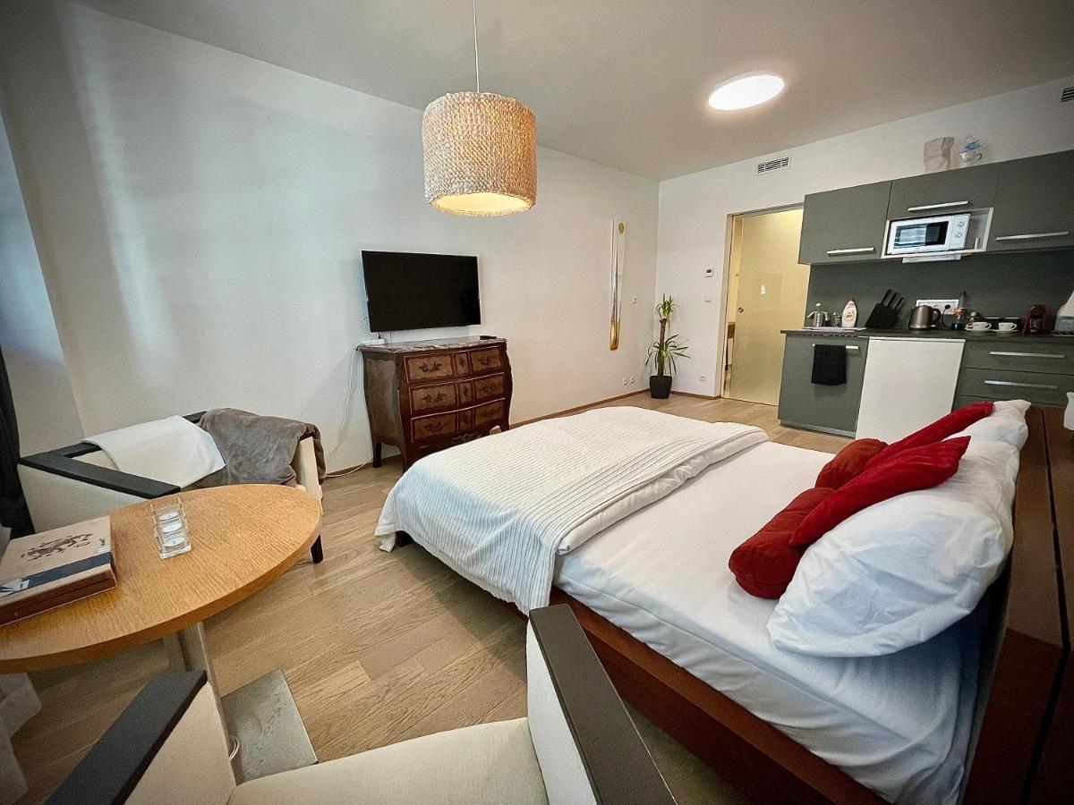 Harfa Apartment 30 Прага Экстерьер фото